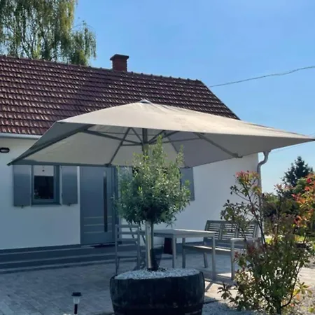 Panoramic Tranquility On Hill Of Vineyard Apartamento *
