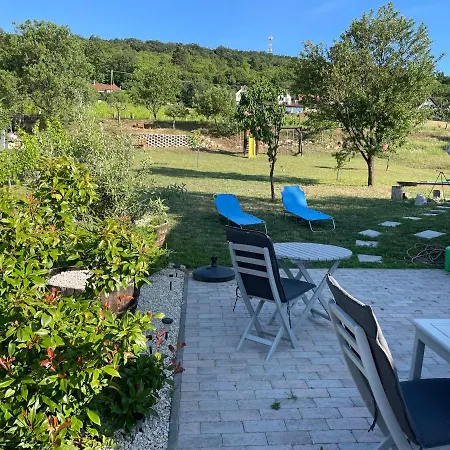 Panoramic Tranquility On Hill Of Vineyard Apartamento